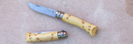 Нож Opinel №7 Nature, нержавеющая сталь, рукоять самшит, гравировка следы, 001550