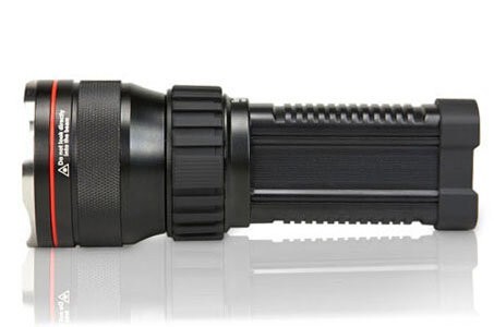 Уцененный товар Фонарь EagleTac M2SC4 (2x18650, Cree MC-E, 800 люм(витринный образец)