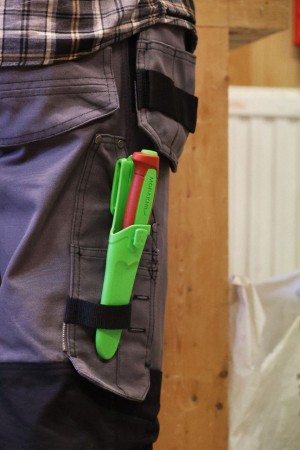 Нож Morakniv Basic 511 лимитированный 2024 углеродистая сталь, пласт. ручка (терракотовая) зеленая вставка, 14281