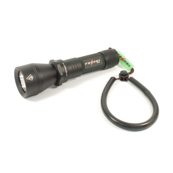 Уцененный товар Фонарь для дайвинга Ferei W151 CREE XM-L (холодный свет диода) (W151)(Сост. хорошее. В упаковке: фонарь, аккумулятор 2600mAh, темляк)