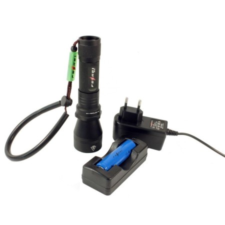 Уцененный товар Фонарь для дайвинга Ferei W151 CREE XM-L (холодный свет диода) (W151)(Сост. хорошее. В упаковке: фонарь, аккумулятор 2600mAh, темляк)