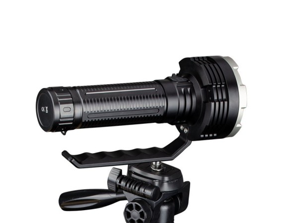 Фонарь Fenix поисковый LR80R 18000 люмен (Б/У. Есть царапины на ручке. В комплектации нет кабеля зарядки и Б/питания)