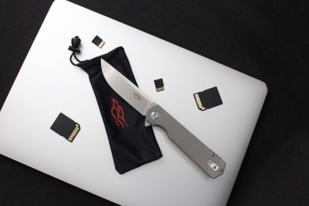 Уцененный товар  Нож Firebird FH12-SS(На накладке нет заглушки с винтом под выемку)