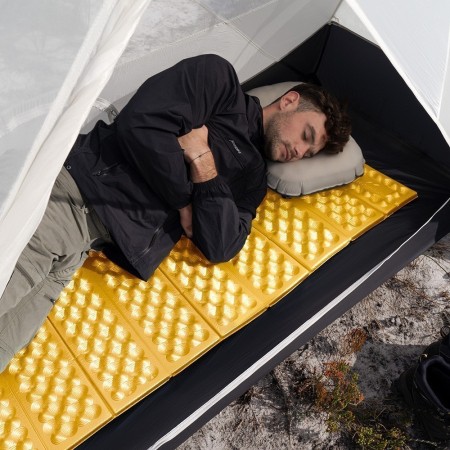 Коврик Naturehike CNK2550WS030 Troues R3.0 складной золотистый