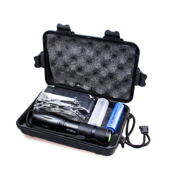 Уцененный товар Atum A31 CREE XM-L Led 18650(пластиковый кейс,состояние хорошее,неполный комплект)