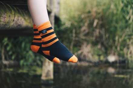 Водонепроницаемые детские носки DexShell Waterproof Children Socks оранжевый/черный L (20-22 см)
