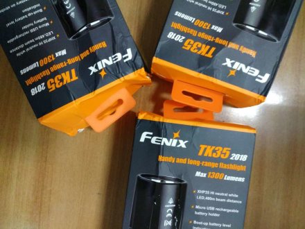 Уценный товар Фонарь Fenix TK35 2018 CREE XHP35 HI neutral white LED (помятая упаковка)