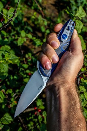 Нож Ruike Fang P105 черно-синий, P105-Q